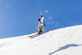 江苏体彩|法兰克福主场激战奥格斯堡，战术博弈与客场挑战下的比分深度解析