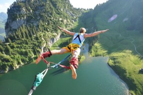 【江苏体彩网官网】U22国足名单跳级生占比惊人 安东尼奥豪赌青春风暴以小打大