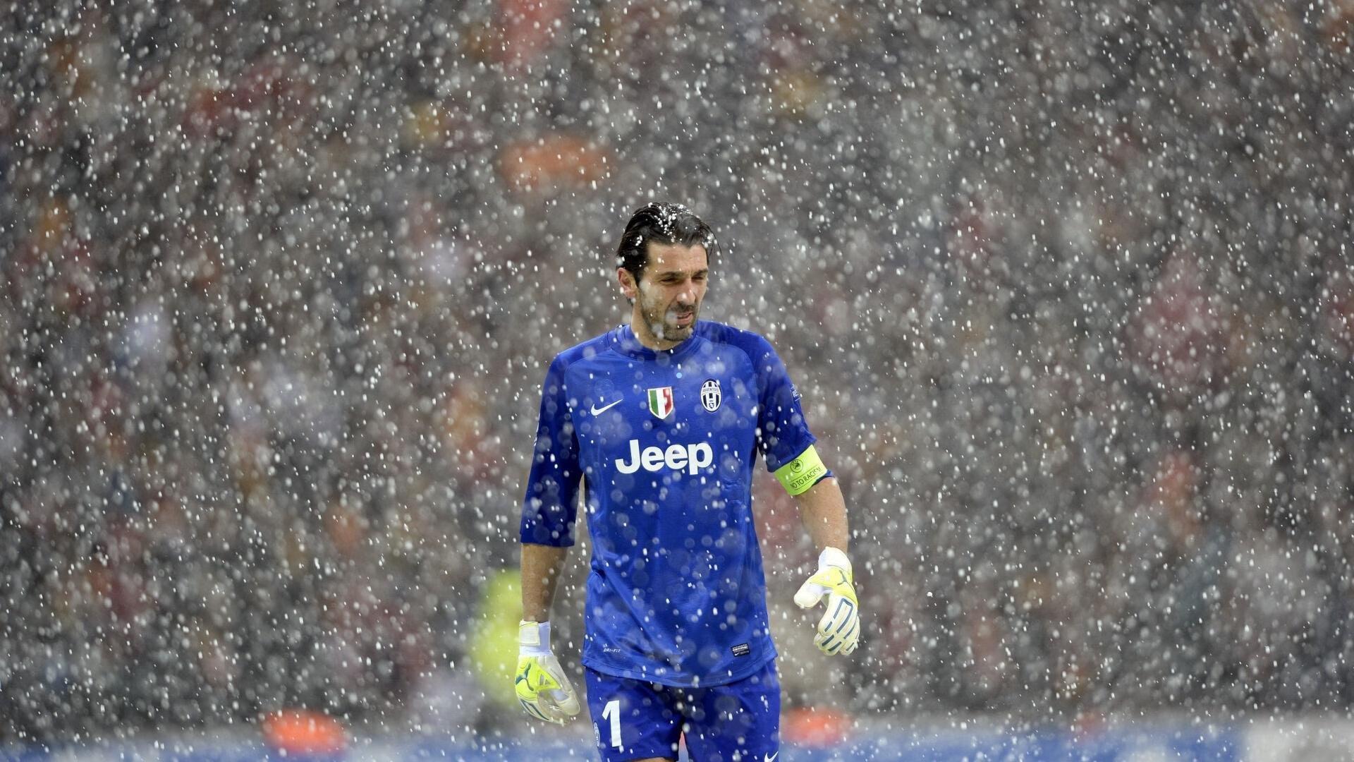 青春风暴席卷安联！17岁新星伦纳特-卡尔5场2球荣膺拜仁十二月最佳球员