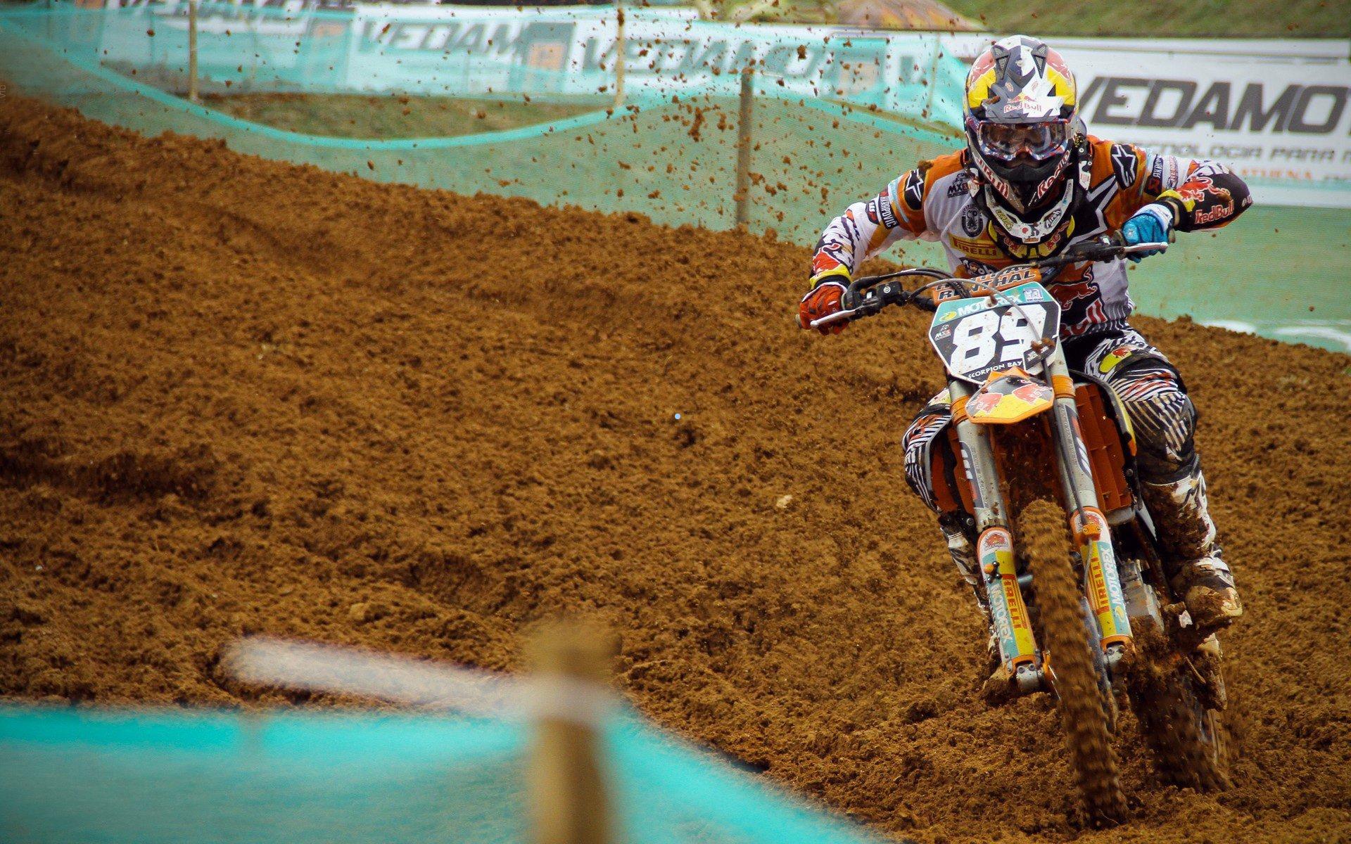 外线火力天壤之别！黄蜂首节三分13中7奠定胜基，活塞5中1陷入苦战